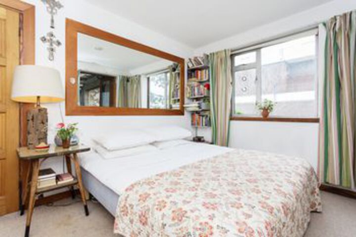 Room 9 of 30