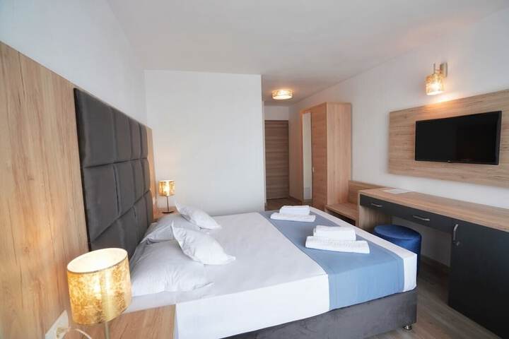 Room 19 of 38
