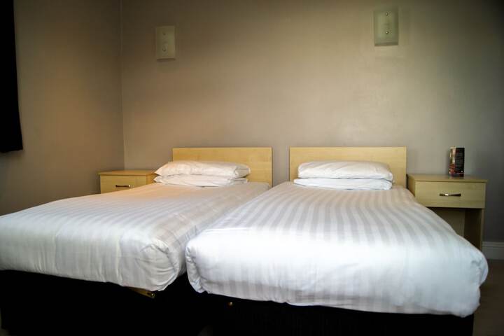 Room 20 of 118
