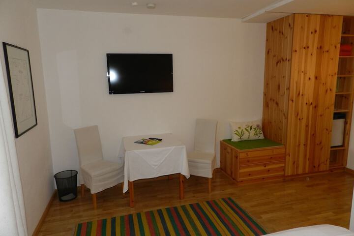 Room 4 of 51