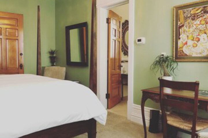Room 25 of 25
