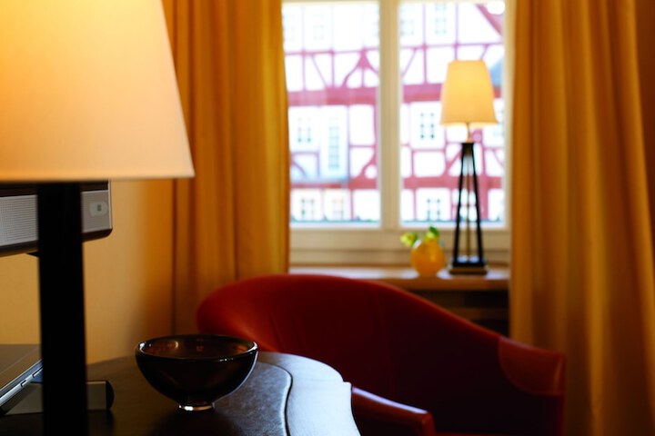 Room 16 of 32