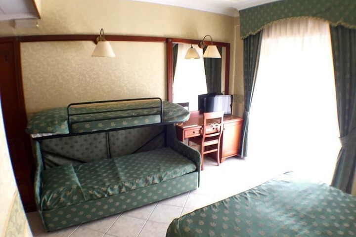 Room 9 of 56