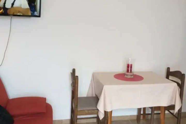 Room 4 of 17