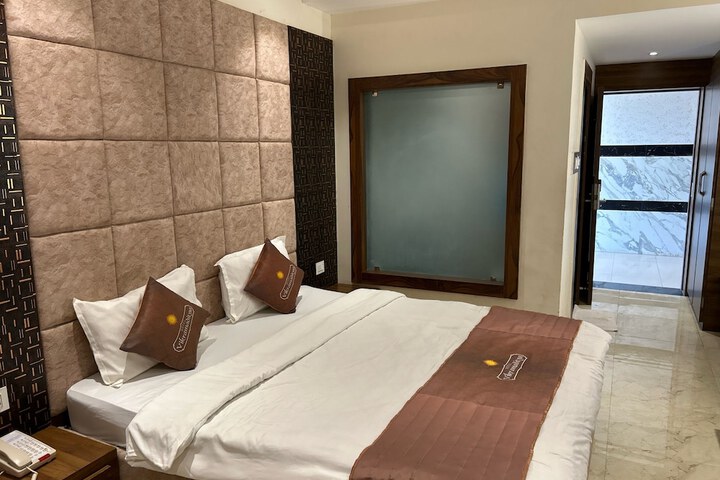 Room 38 of 108