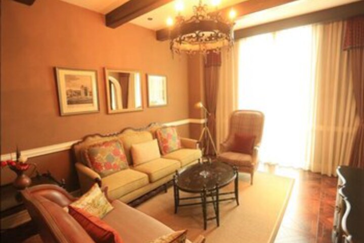 Room 18 of 28