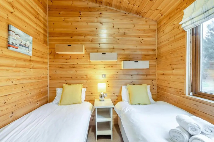 Room 2 of 9