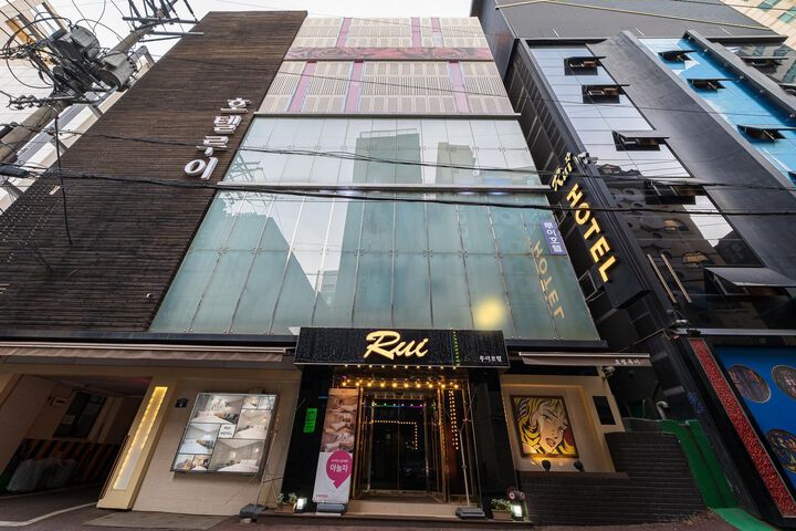 Hotel 9 of 127