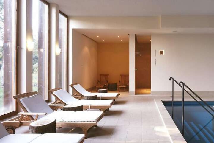 Hotel with Pool