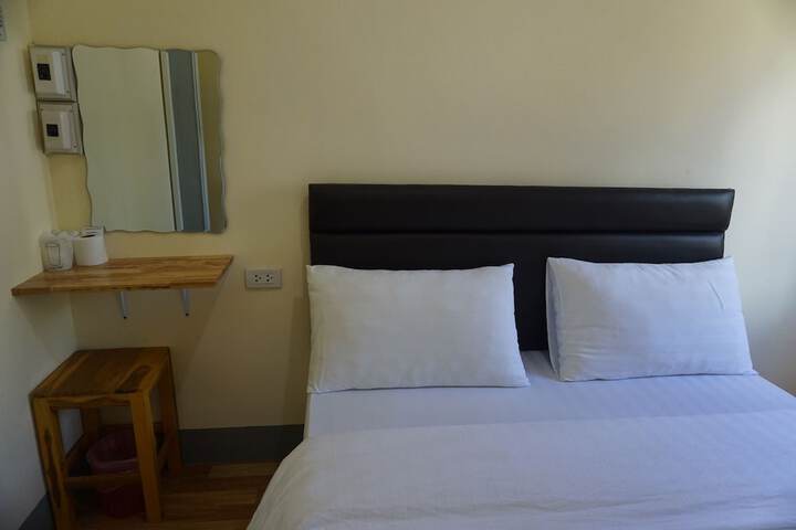 Room 10 of 21