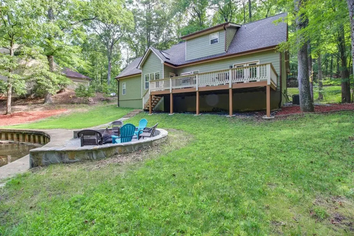 Photo of serene Shores Lakefront House w / Dock!