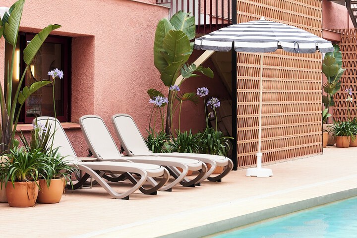 Hotel with Pool