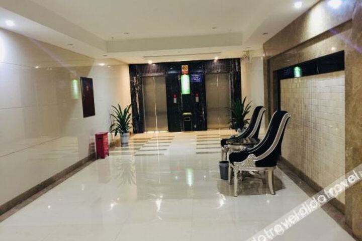 Hotel Interior 8 of 23