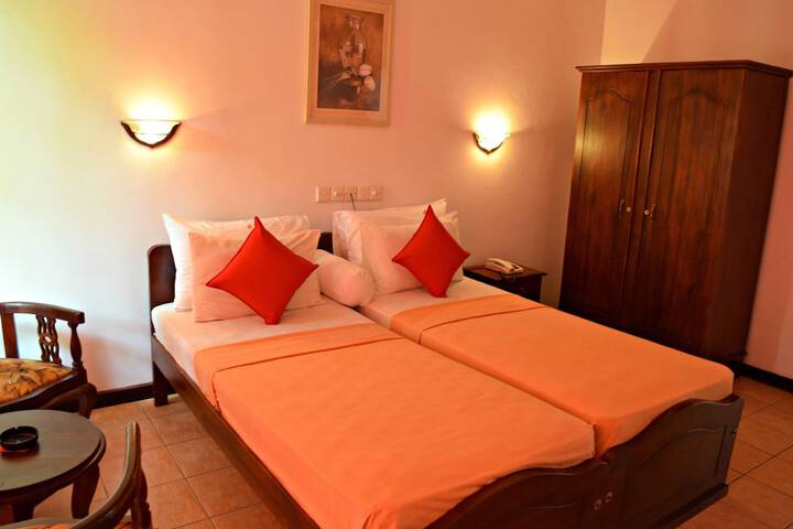 Room 4 of 64