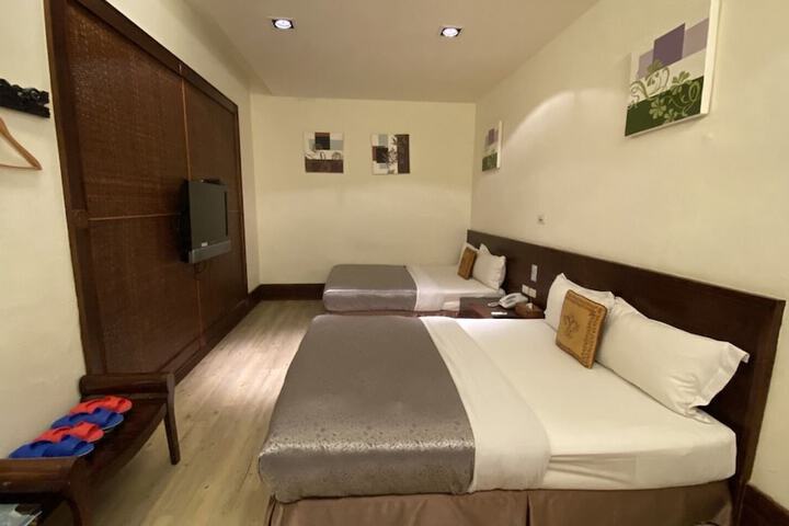Room 8 of 24