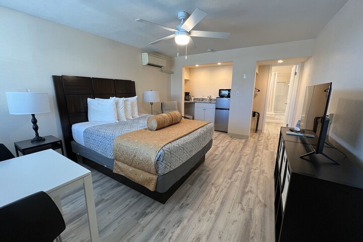 Room 9 of 51