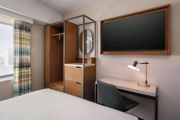 Room 14 of 30