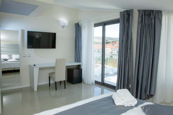 Room 11 of 62
