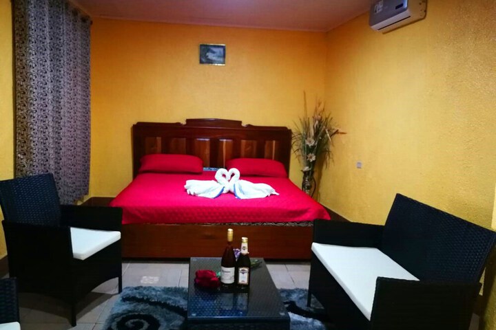 Room 6 of 68