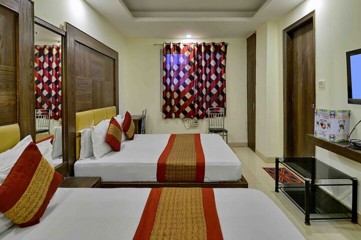 Room 16 of 32