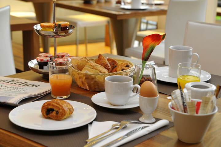 Breakfast area