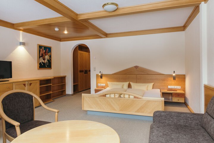 Room 5 of 75