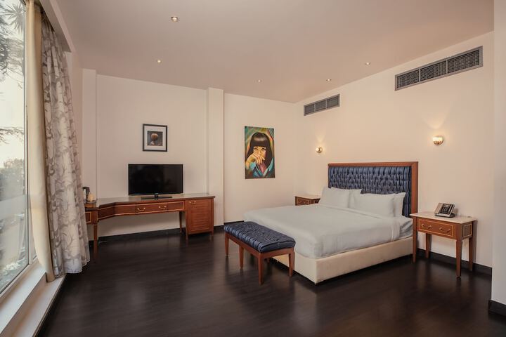 Room 2 of 11