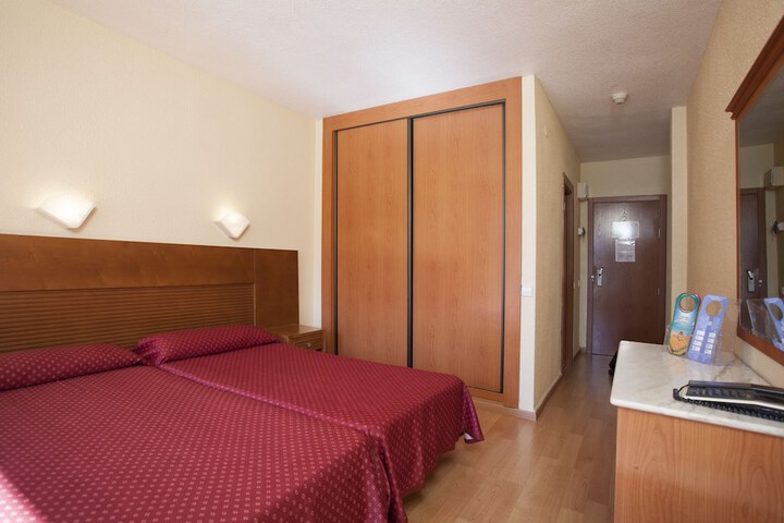 Room 11 of 30