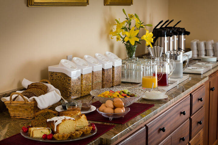 Breakfast/Coffee Service 34 of 40