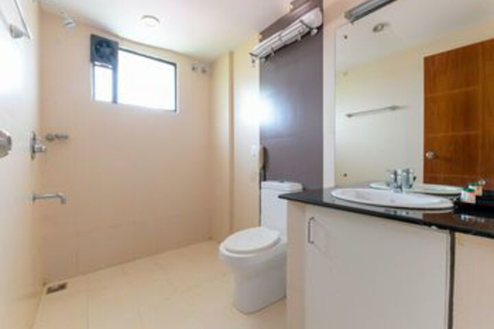 Room 4 of 20