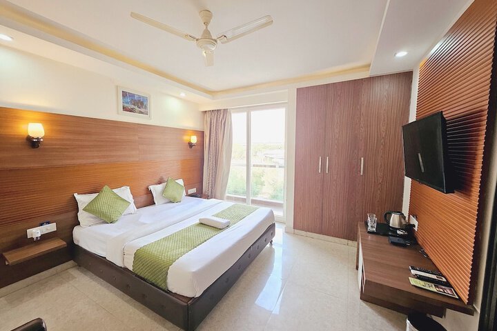 Room 5 of 17
