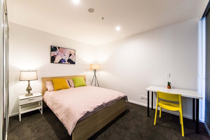 Room 2 of 9