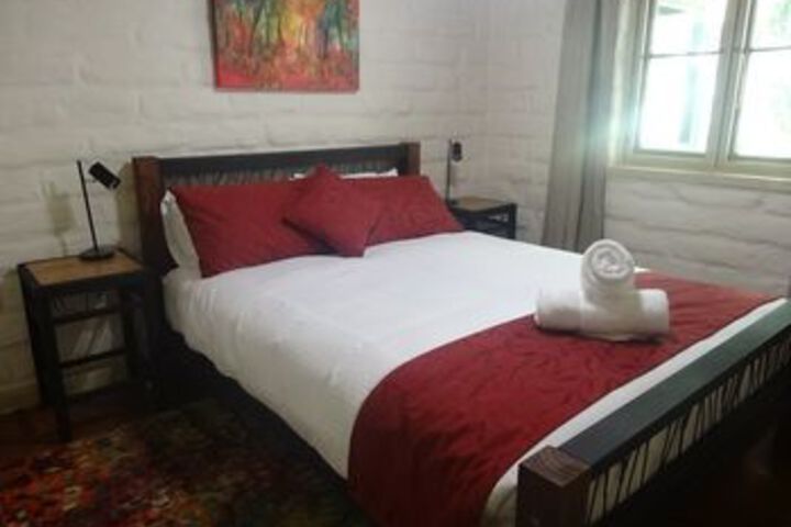 Room 9 of 16