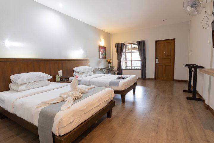 Room 4 of 75