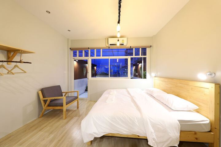 Room 12 of 47