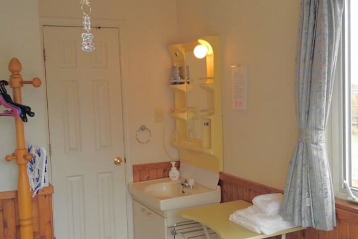 Room 3 of 54