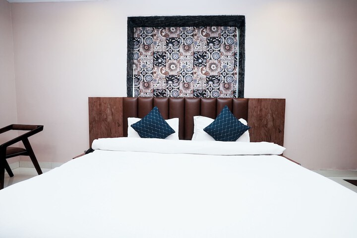 Room 8 of 53