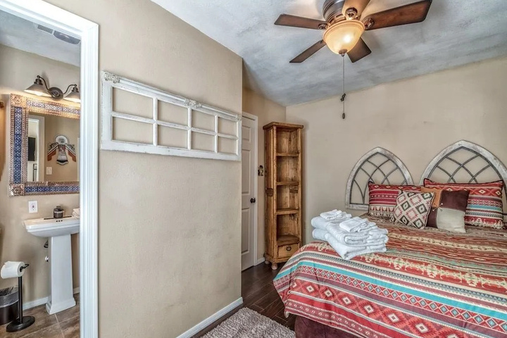 Room 7 of 17