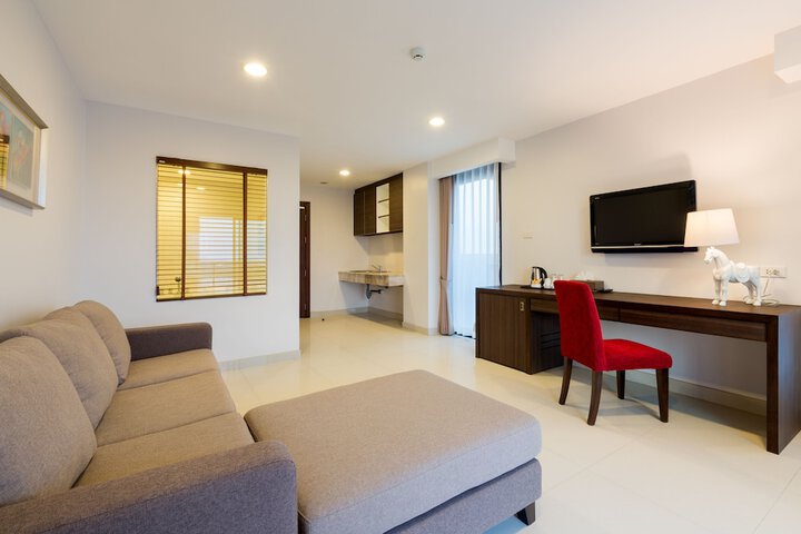 Room 50 of 103