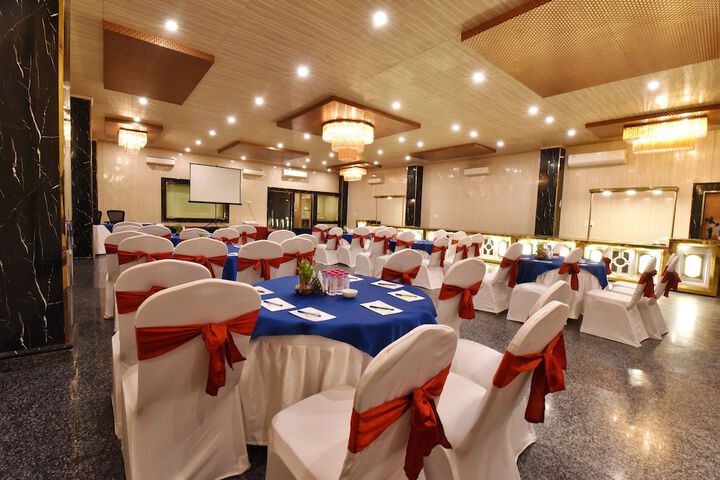 Ballroom/Hall 58 of 68