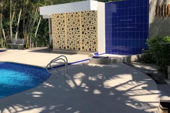 Pool 19 of 35