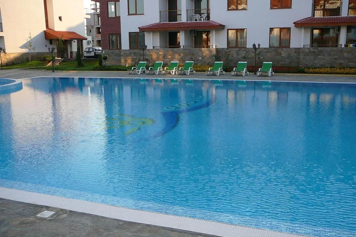Pool 9 of 14