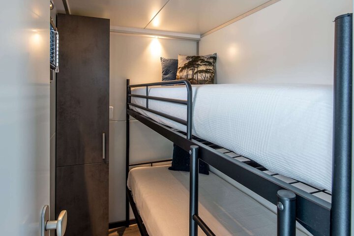 Room 15 of 27