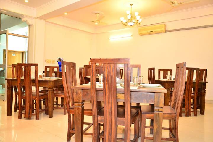Dining 44 of 60