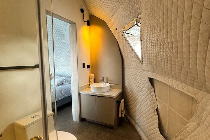 Room 33 of 45