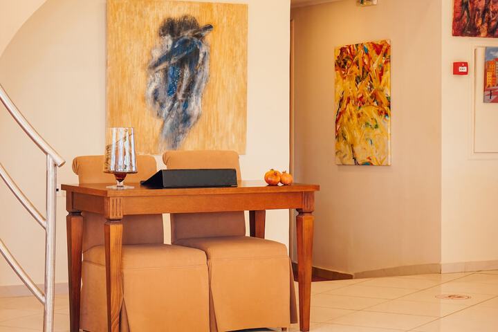 Concierge desk
