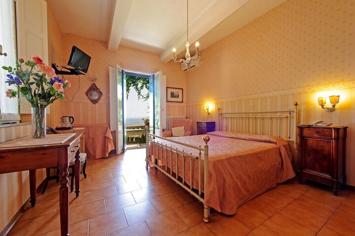 Room 13 of 25