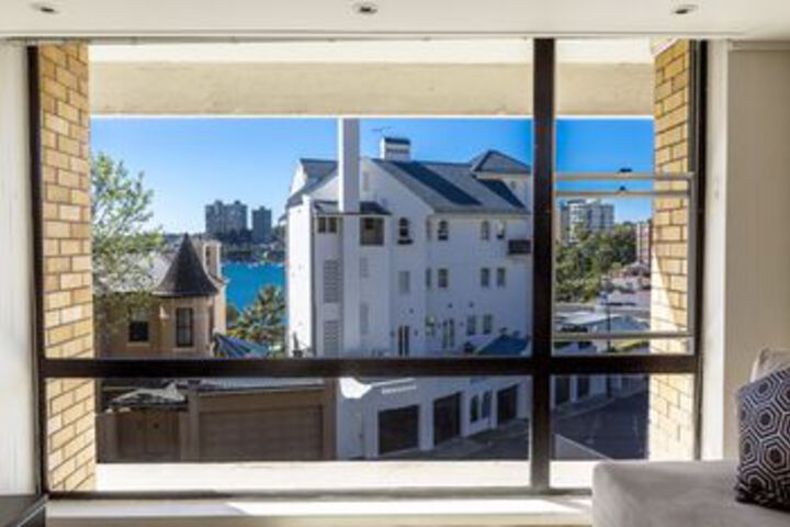 Billyard Couples Gateway in Sunny Elizabeth Bay
