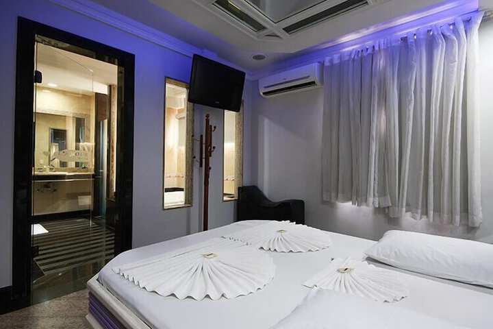 Room 7 of 21