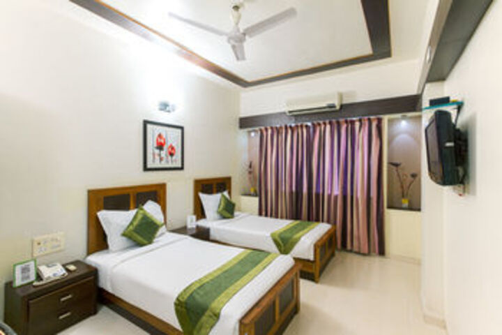 Room 14 of 36